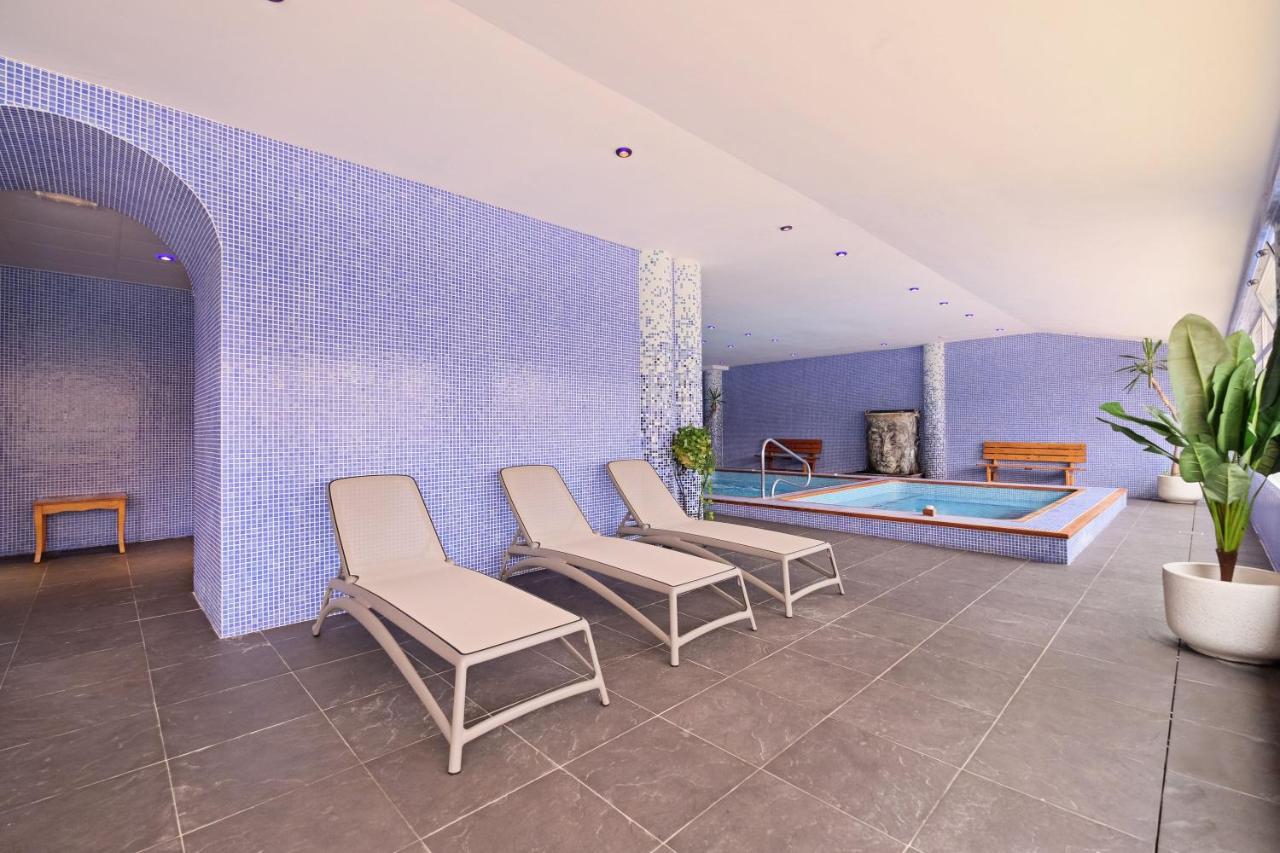 Hotel Moon Dreams Marina Parc Na Macaret Ngoại thất bức ảnh